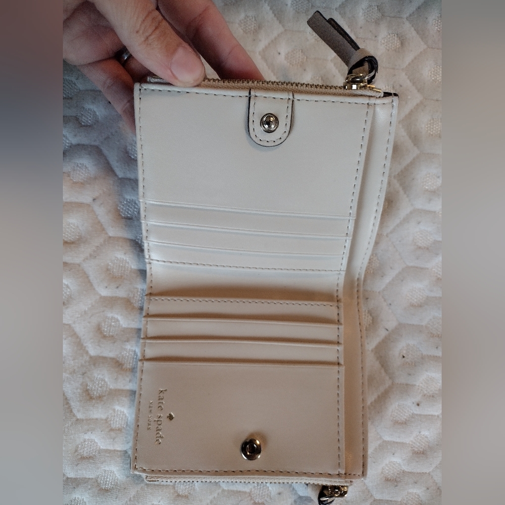 Kate Spade wallet - Picture 3 of 5
